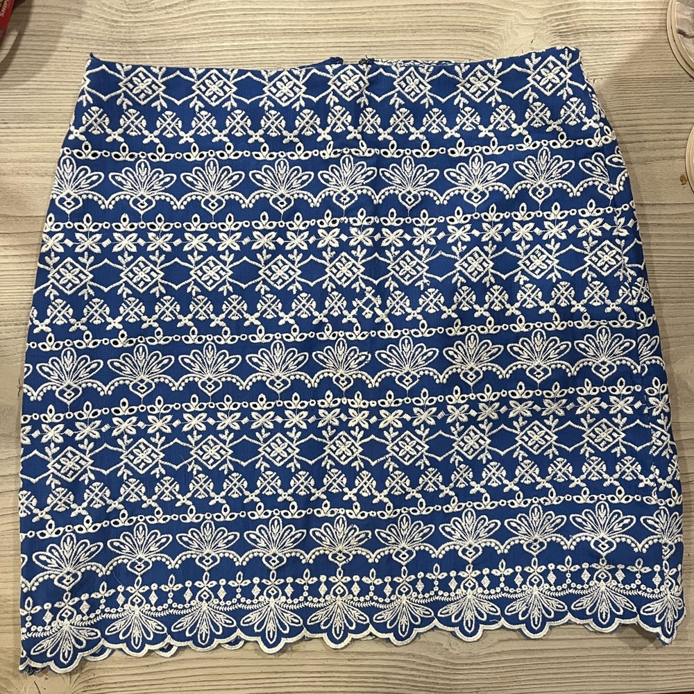 Loft skirt blue and white size 4
